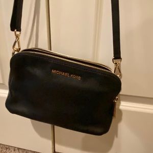 Black Micheal kors purse